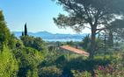 ViLLA 5/6 PIECES AVEC VUE MER ET STUDIO INDEPENDANT, 15MIN A PIED DU CENTRE VILLE, ENTIEREMENT RENOVEE, A SAINT AYGULF Min 0