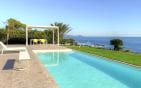 VILLA ENTIEREMENT RENOVEE A VENDRE MAGNIFIQUE VUE MER A PIED DES PLAGES A SAINT-AYGULF Min 0